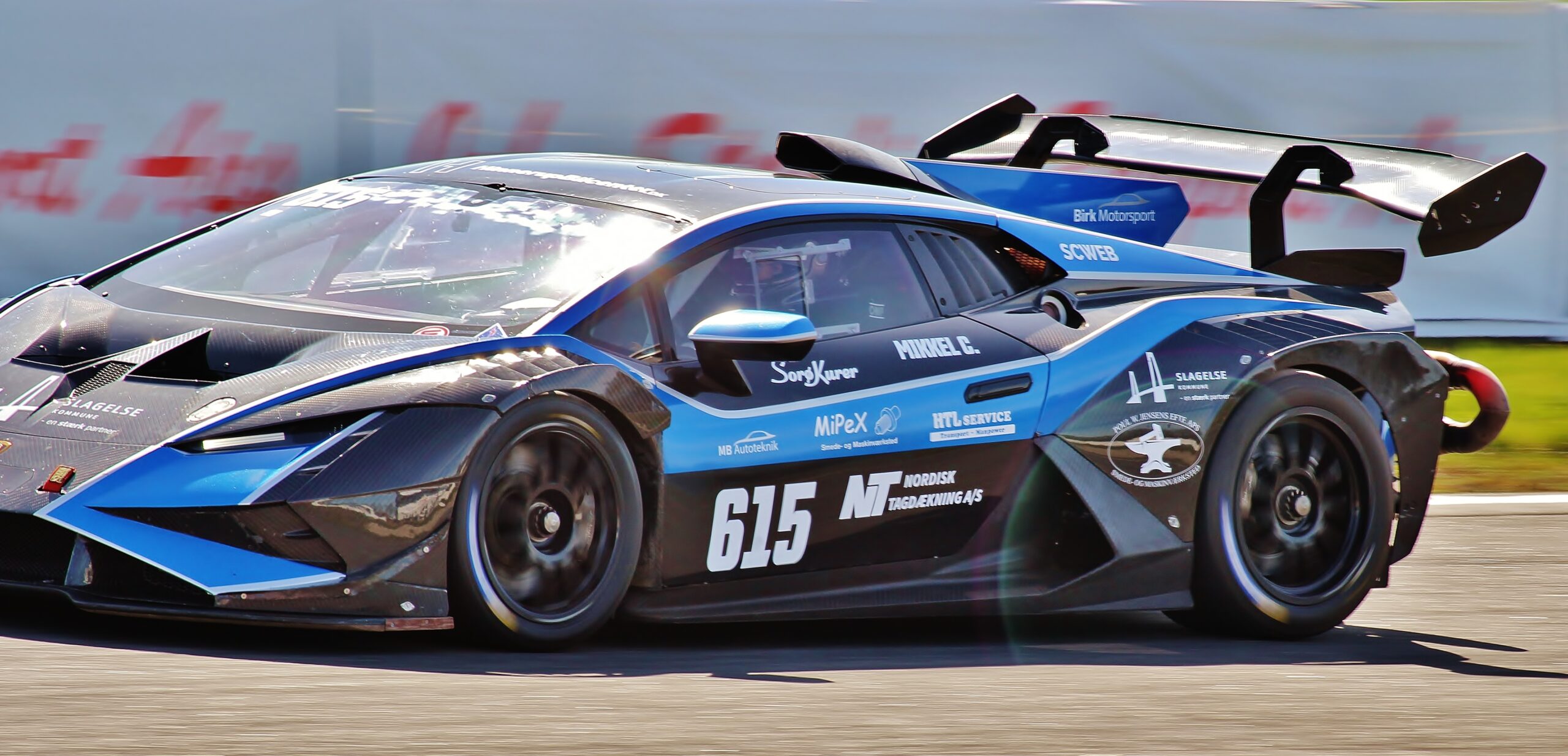 Stolt sponsor for Mikkel C – også i 2026